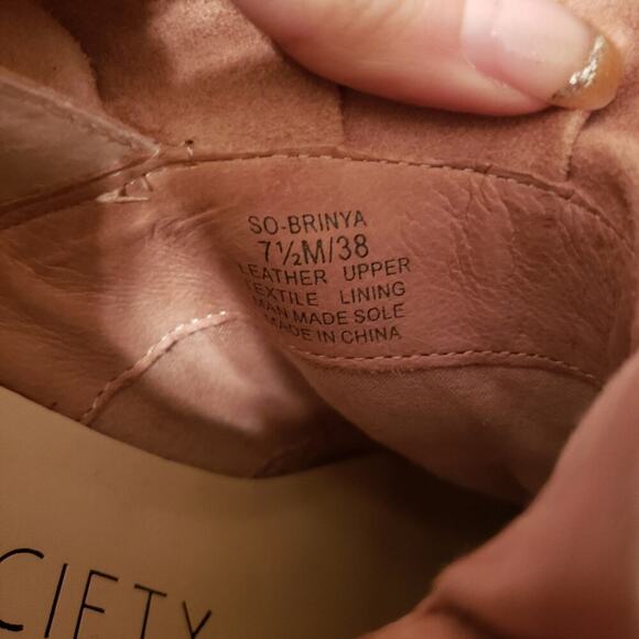 SOLE SOCIETY TAUPE RUFFLE BOOTIE SIZE 7.5M - Picture 2 of 7